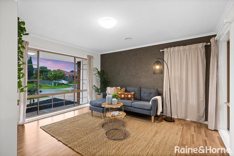 Photo - 13 Baynton Crescent, Roxburgh Park VIC 3064 - Image 2