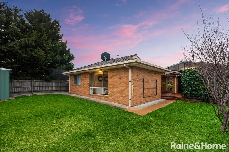 Photo - 13 Baynton Crescent, Roxburgh Park VIC 3064 - Image 11