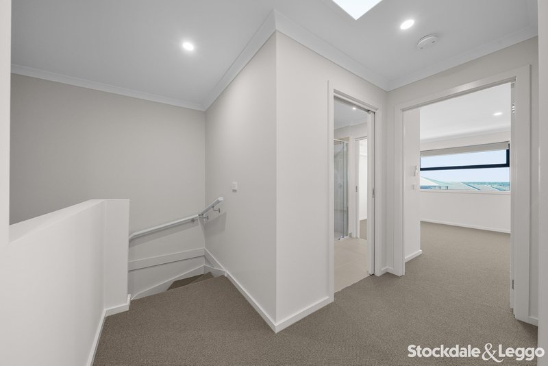 Photo - 13 Bayou Walk, Sunbury VIC 3429 - Image 6