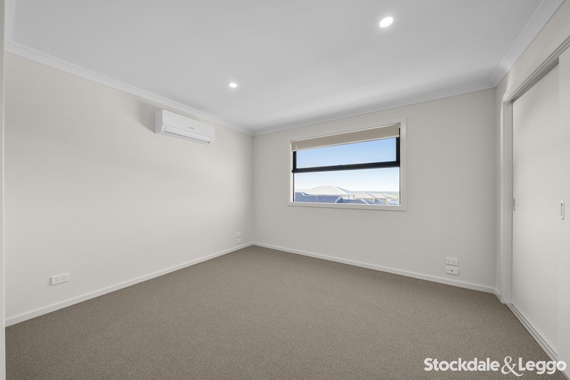 Photo - 13 Bayou Walk, Sunbury VIC 3429 - Image 9