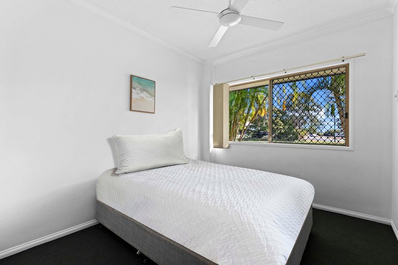 Photo - 1/3 Beach Road, Pialba QLD 4655 - Image 7
