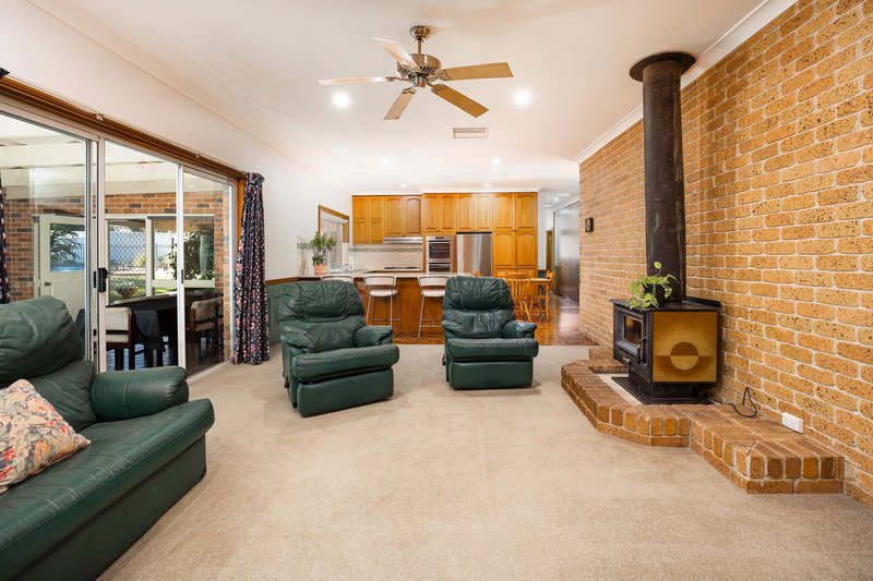 Photo - 13 Beattie Street, Temora NSW 2666 - Image 7