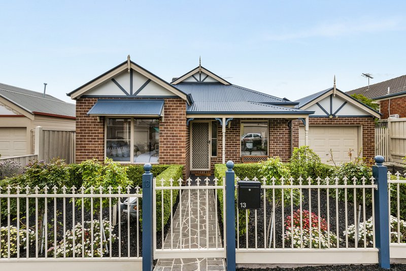 Photo - 13 Beechville Place, Craigieburn VIC 3064 - Image 2