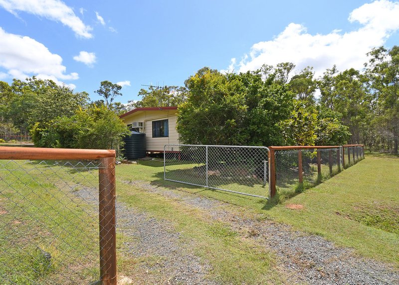 Photo - 13 Bellevue St , Howard QLD 4659 - Image 4