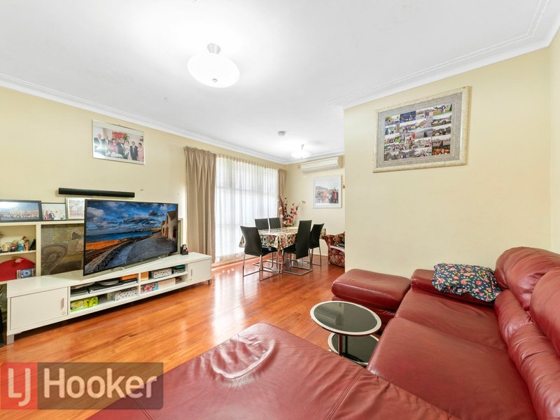 Photo - 13 Belmont Crt , Springvale VIC 3171 - Image 2