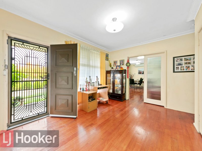 Photo - 13 Belmont Crt , Springvale VIC 3171 - Image 3