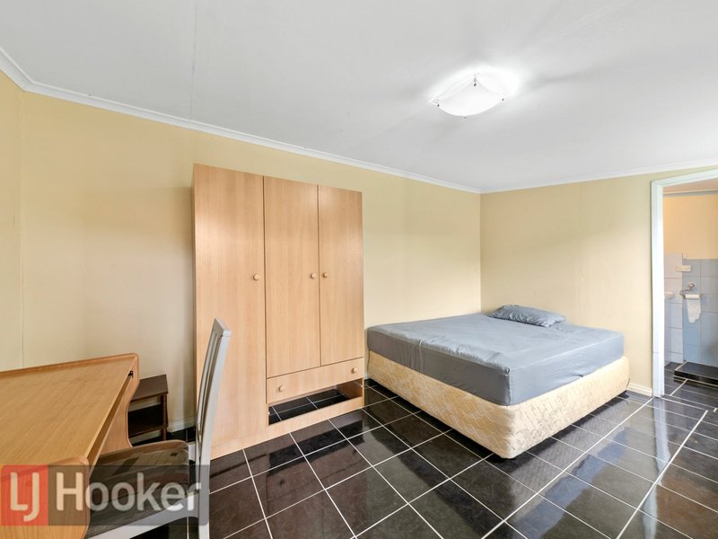 Photo - 13 Belmont Crt , Springvale VIC 3171 - Image 8