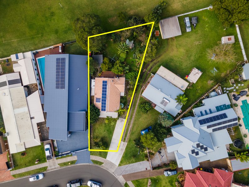 Photo - 13 Benelong Street, Bulli NSW 2516 - Image 2