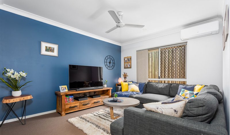 Photo - 13 Berkshire Place, Heathwood QLD 4110 - Image 2