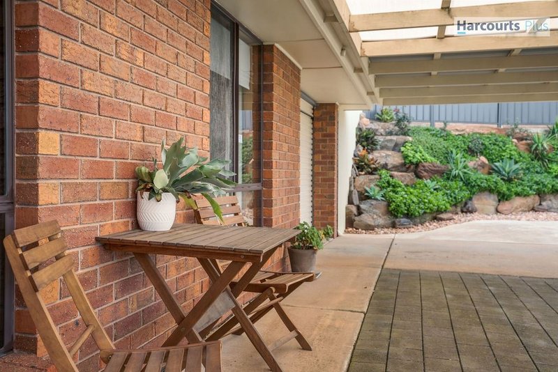 Photo - 13 Berringa Street, Hallett Cove SA 5158 - Image 2