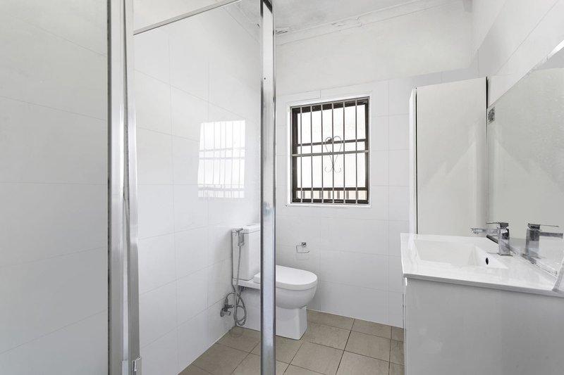 Photo - 13 Beszant Street, Merrylands NSW 2160 - Image 4