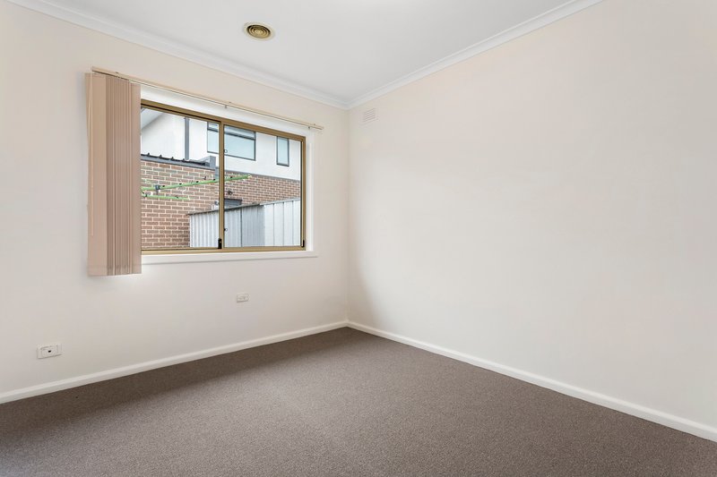 Photo - 13 Bevan Avenue, Clayton South VIC 3169 - Image 6