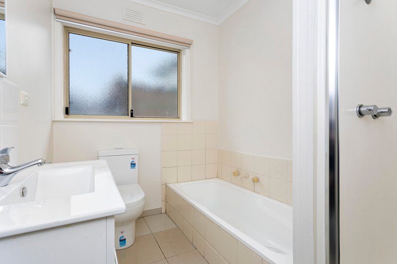 Photo - 13 Bevan Avenue, Clayton South VIC 3169 - Image 8