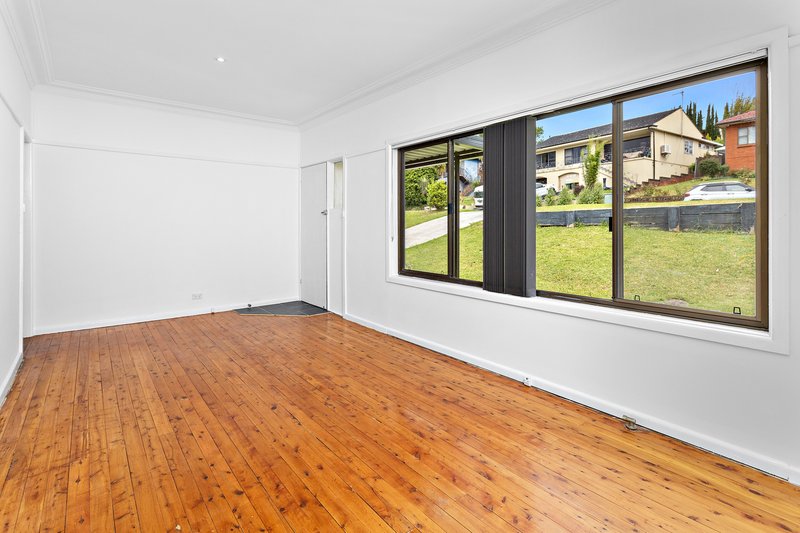 Photo - 13 Beveles Avenue, Unanderra NSW 2526 - Image 3