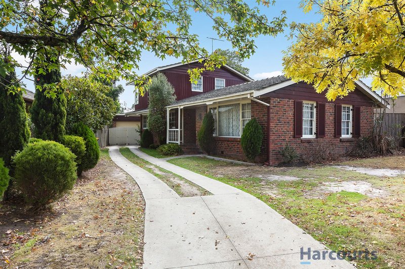 Photo - 13 Biscayne Drive, Mount Waverley VIC 3149 - Image 2