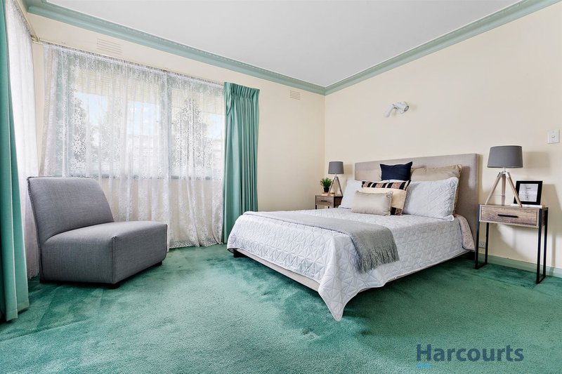 Photo - 13 Biscayne Drive, Mount Waverley VIC 3149 - Image 6