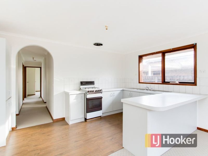 Photo - 13 Blackwood Drive, Hampton Park VIC 3976 - Image 2