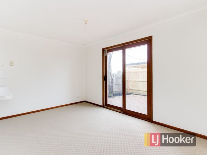 Photo - 13 Blackwood Drive, Hampton Park VIC 3976 - Image 6