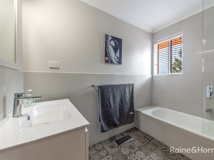 Photo - 13 Bluebush Court, Sunbury VIC 3429 - Image 23