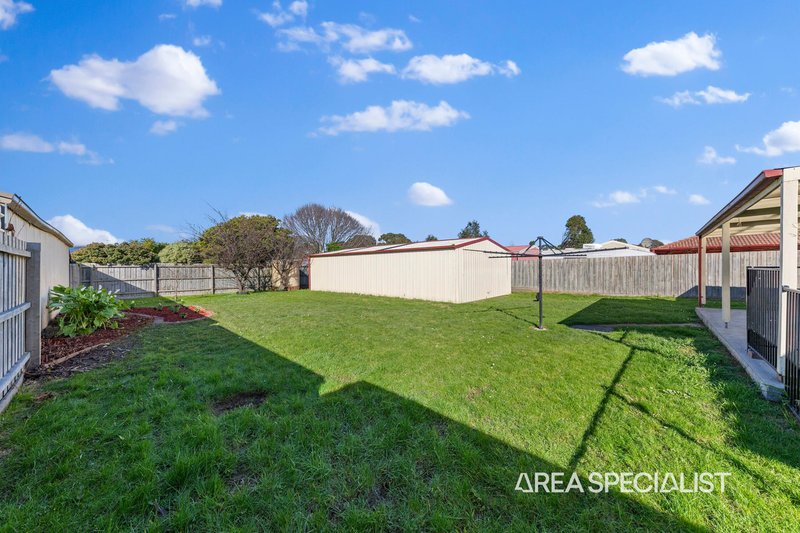 Photo - 13 Bluegrass Crescent, Pakenham VIC 3810 - Image 5