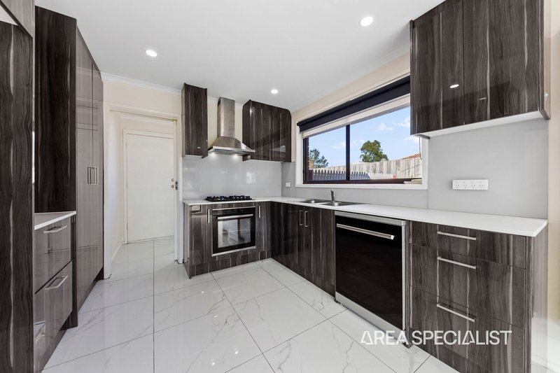 Photo - 13 Bluegrass Crescent, Pakenham VIC 3810 - Image 11