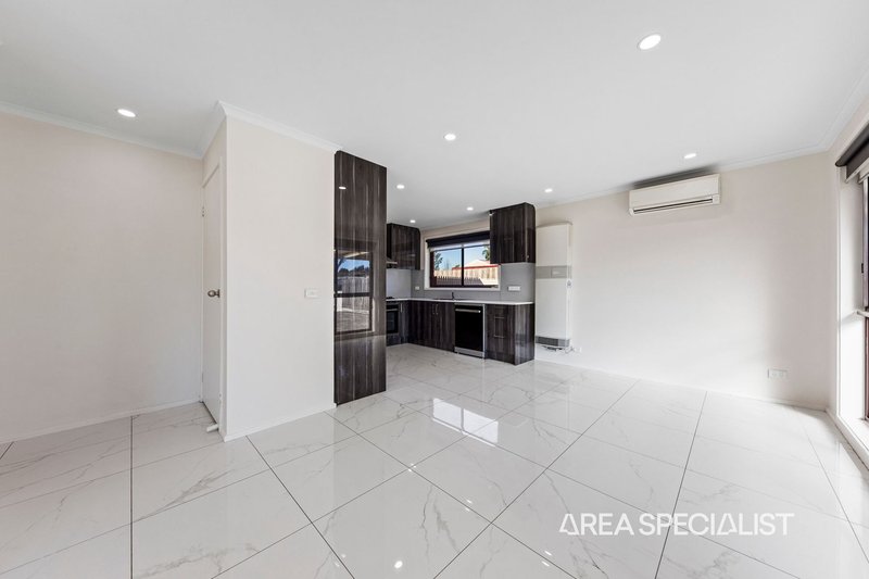 Photo - 13 Bluegrass Crescent, Pakenham VIC 3810 - Image 12