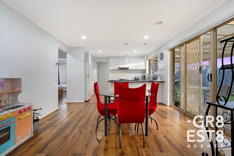 Photo - 13 Bookham Way, Cranbourne West VIC 3977 - Image 6