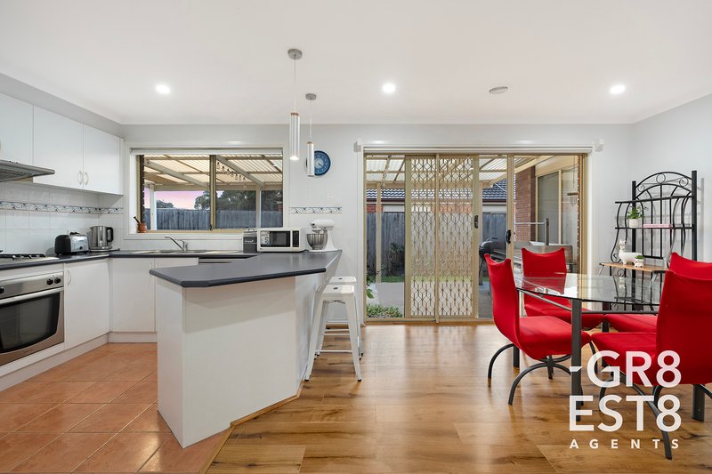 Photo - 13 Bookham Way, Cranbourne West VIC 3977 - Image 8