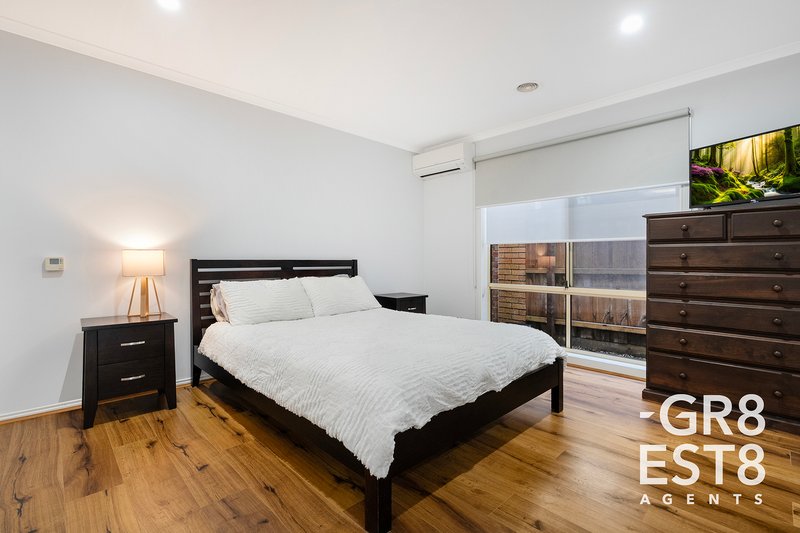 Photo - 13 Bookham Way, Cranbourne West VIC 3977 - Image 10