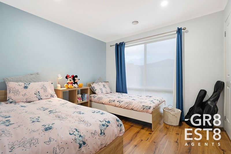 Photo - 13 Bookham Way, Cranbourne West VIC 3977 - Image 14