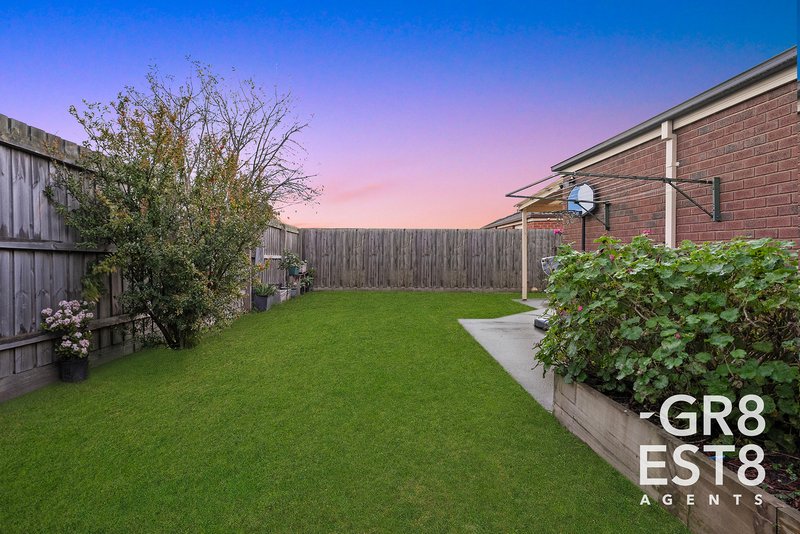 Photo - 13 Bookham Way, Cranbourne West VIC 3977 - Image 17