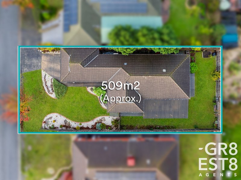 Photo - 13 Bookham Way, Cranbourne West VIC 3977 - Image 24