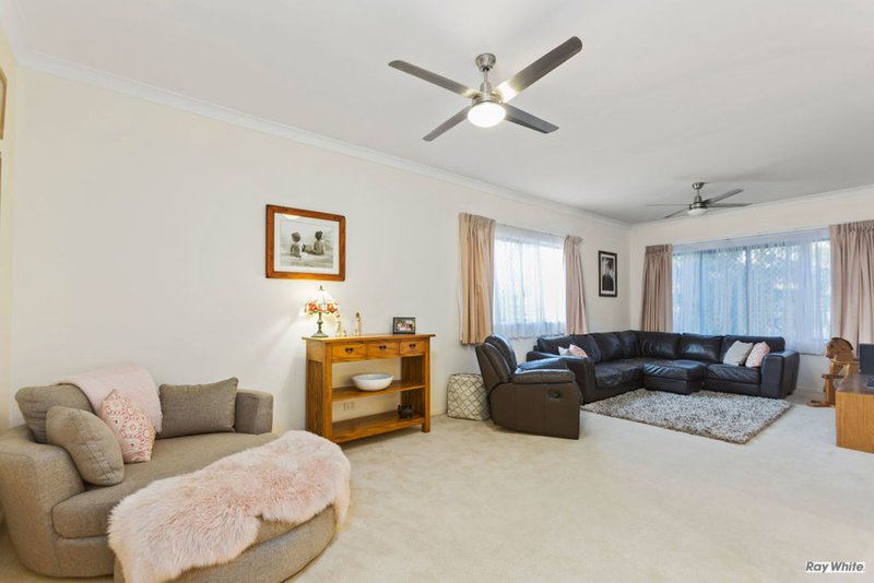 Photo - 13 Booloumba Crescent, Forest Lake QLD 4078 - Image 6