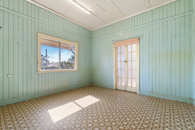 Photo - 13 Bostock Street, Newtown QLD 4305 - Image 10