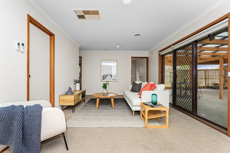 Photo - 13 Bouverie Place, Epping VIC 3076 - Image 9