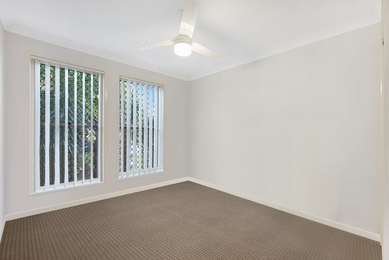 Photo - 13 Bowerbird Crescent, Dakabin QLD 4503 - Image 7