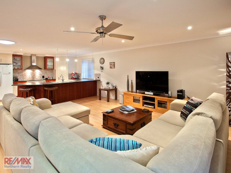 Photo - 13 Bowerbird Ct , Cashmere QLD 4500 - Image 12