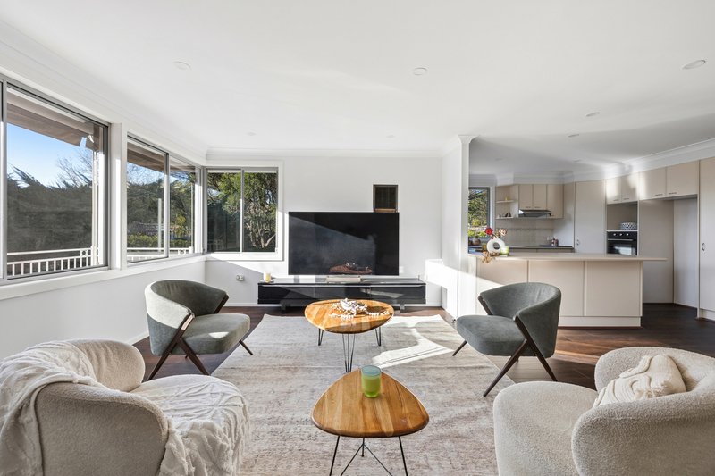 Photo - 13 Bowman Avenue, Castle Hill NSW 2154 - Image 2