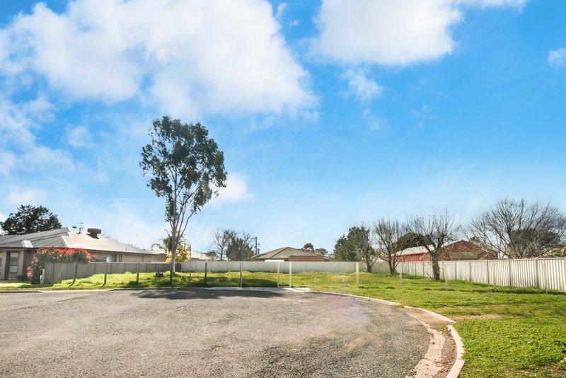 Photo - 13 Box Lane, Benalla VIC 3672 - Image 3