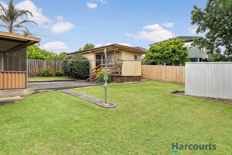 Photo - 13 Boyanna Road, Glen Waverley VIC 3150 - Image 11