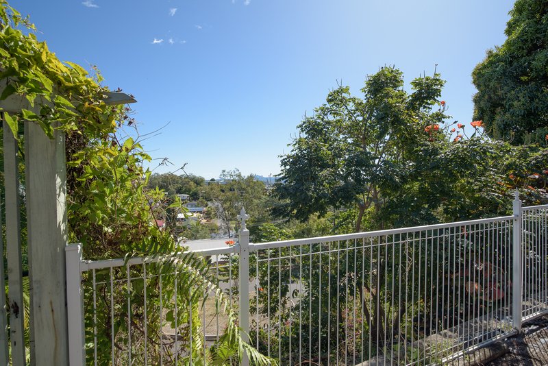 Photo - 13 Boyne Crescent, West Gladstone QLD 4680 - Image 5