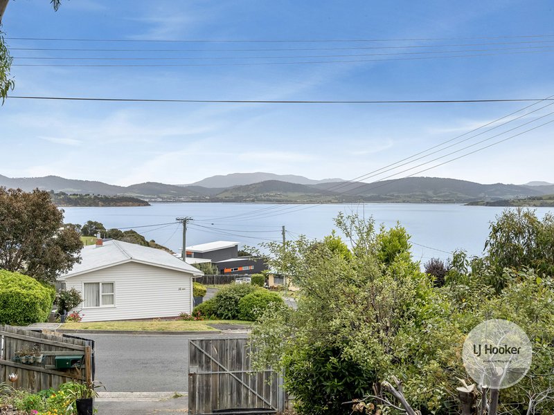 Photo - 13 Brady Street, Midway Point TAS 7171 - Image 10