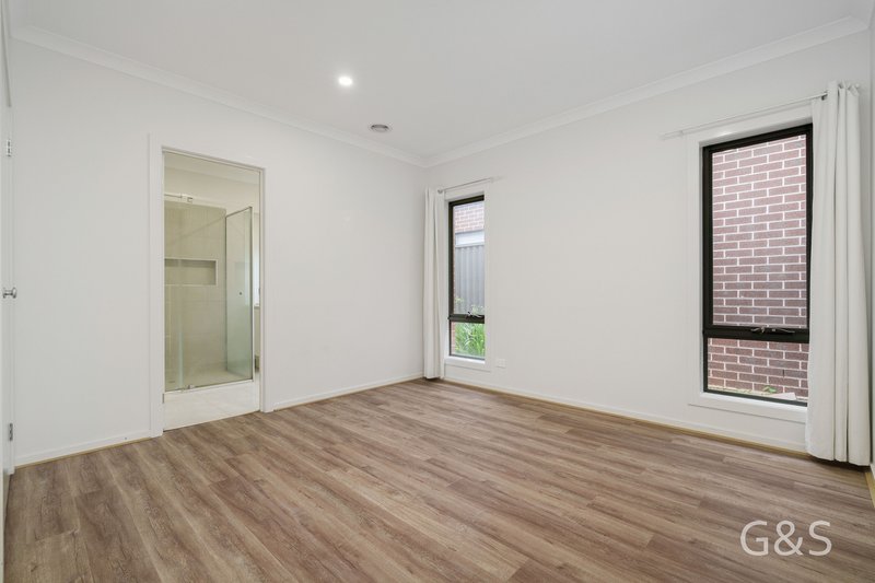 Photo - 13 Brasilia Street, Strathtulloh VIC 3338 - Image 5