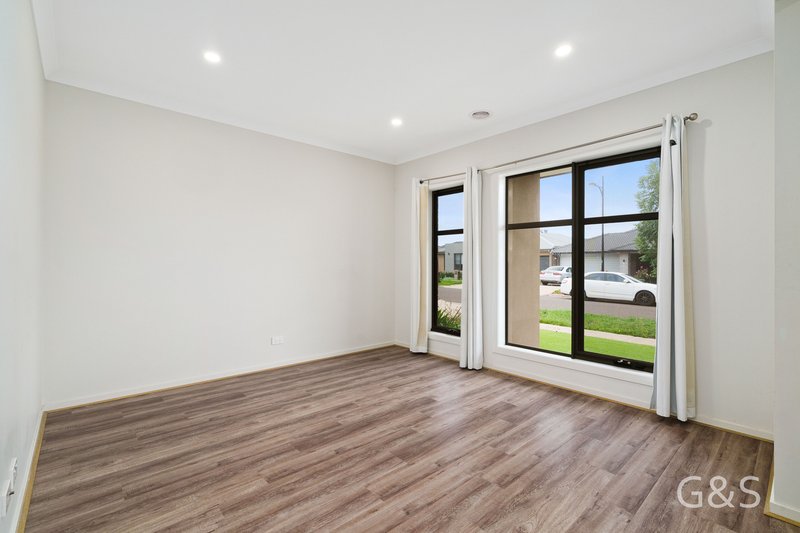 Photo - 13 Brasilia Street, Strathtulloh VIC 3338 - Image 8