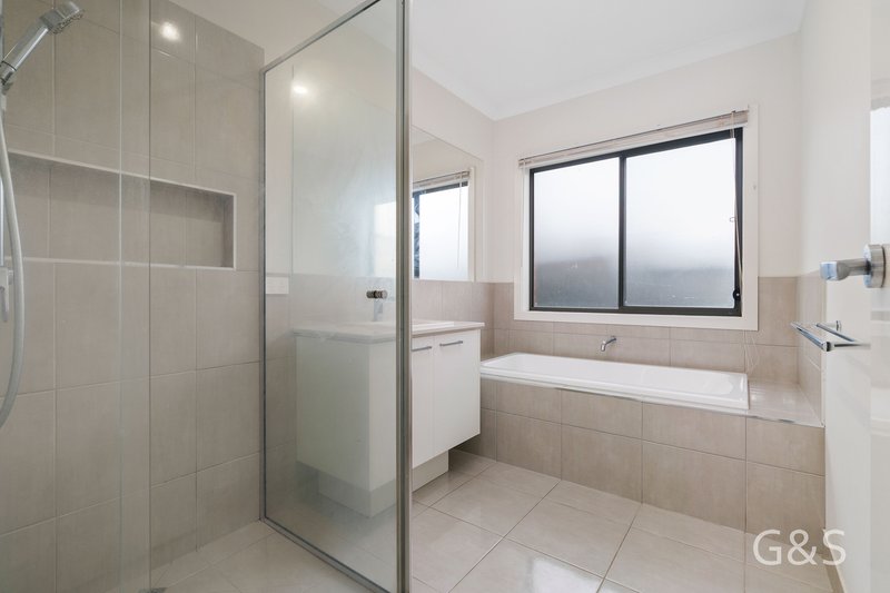 Photo - 13 Brasilia Street, Strathtulloh VIC 3338 - Image 9