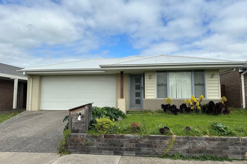 13 Bremer Street, Clyde North VIC 3978