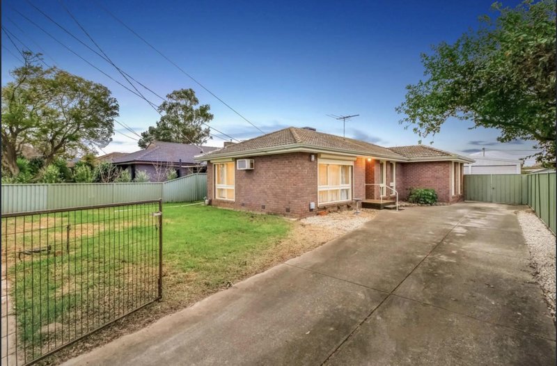 13 Bridge Road, Melton South VIC 3338