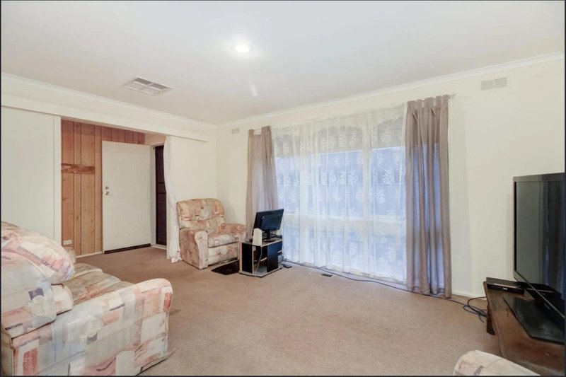 Photo - 13 Bridge Road, Melton South VIC 3338 - Image 5