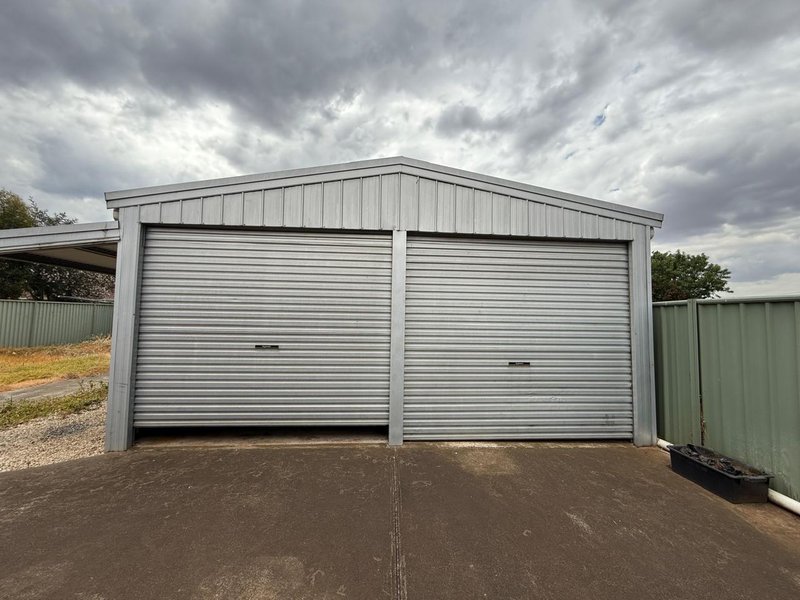 Photo - 13 Bridge Road, Melton South VIC 3338 - Image 14