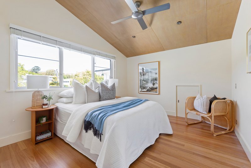 Photo - 13 Brighton Street, Curl Curl NSW 2096 - Image 18